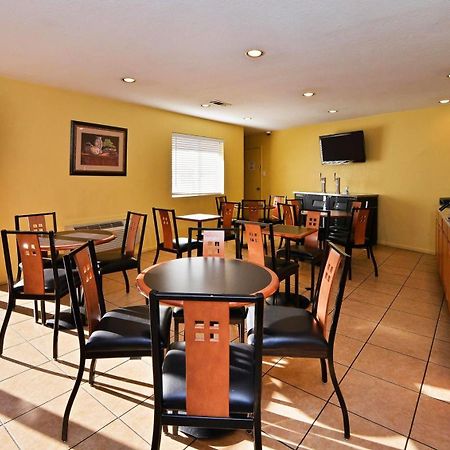 Xecutive Inn And Suites Сентер Экстерьер фото